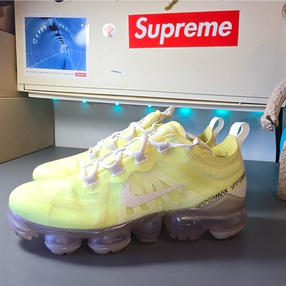 Nike Air Vapor Max SELuminous Green (Women’s) - Picture 2 of 8